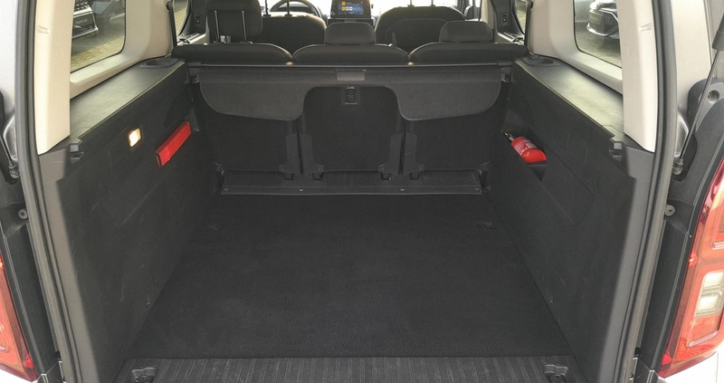 Toyota Proace City Verso cena 96900 przebieg: 45200, rok produkcji 2020 z Szczecin małe 172
